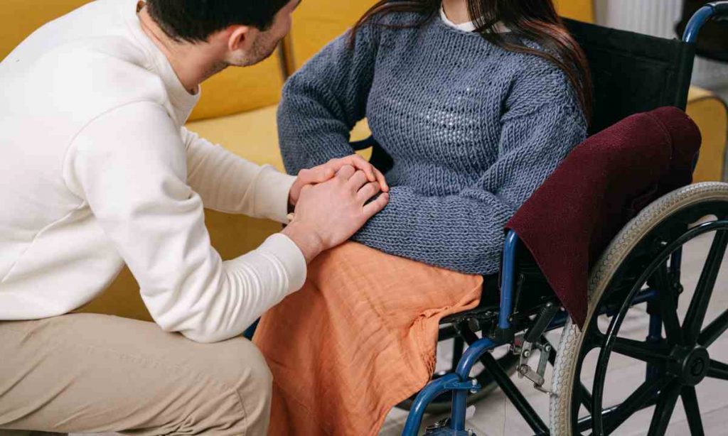 Legge 104 l'Inps prevede contributi aggiuntivi per i caregiver