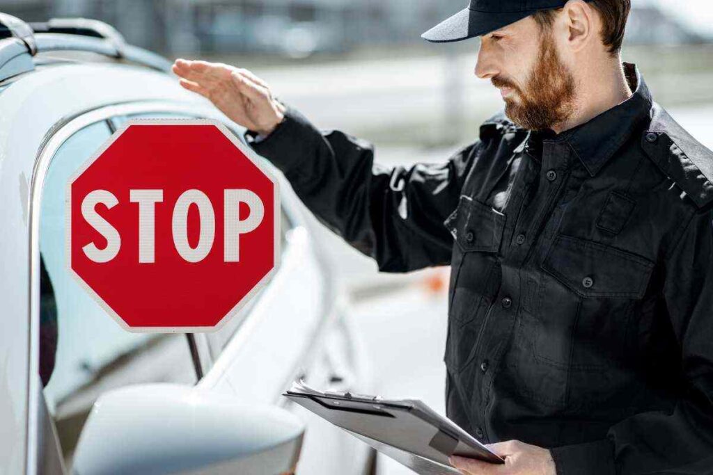 Parcheggiare l'auto in doppia fila