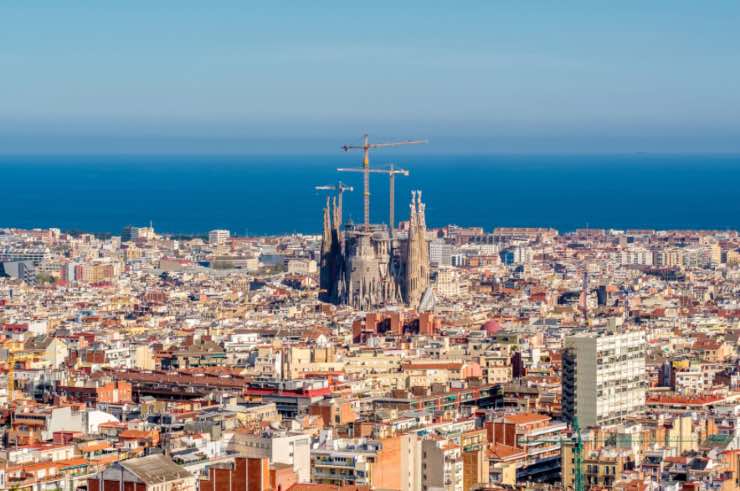 Barcellona, nuova stangata contro affitti brevi