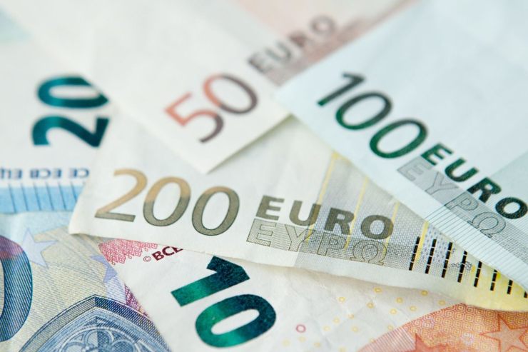 banconote euro sparse