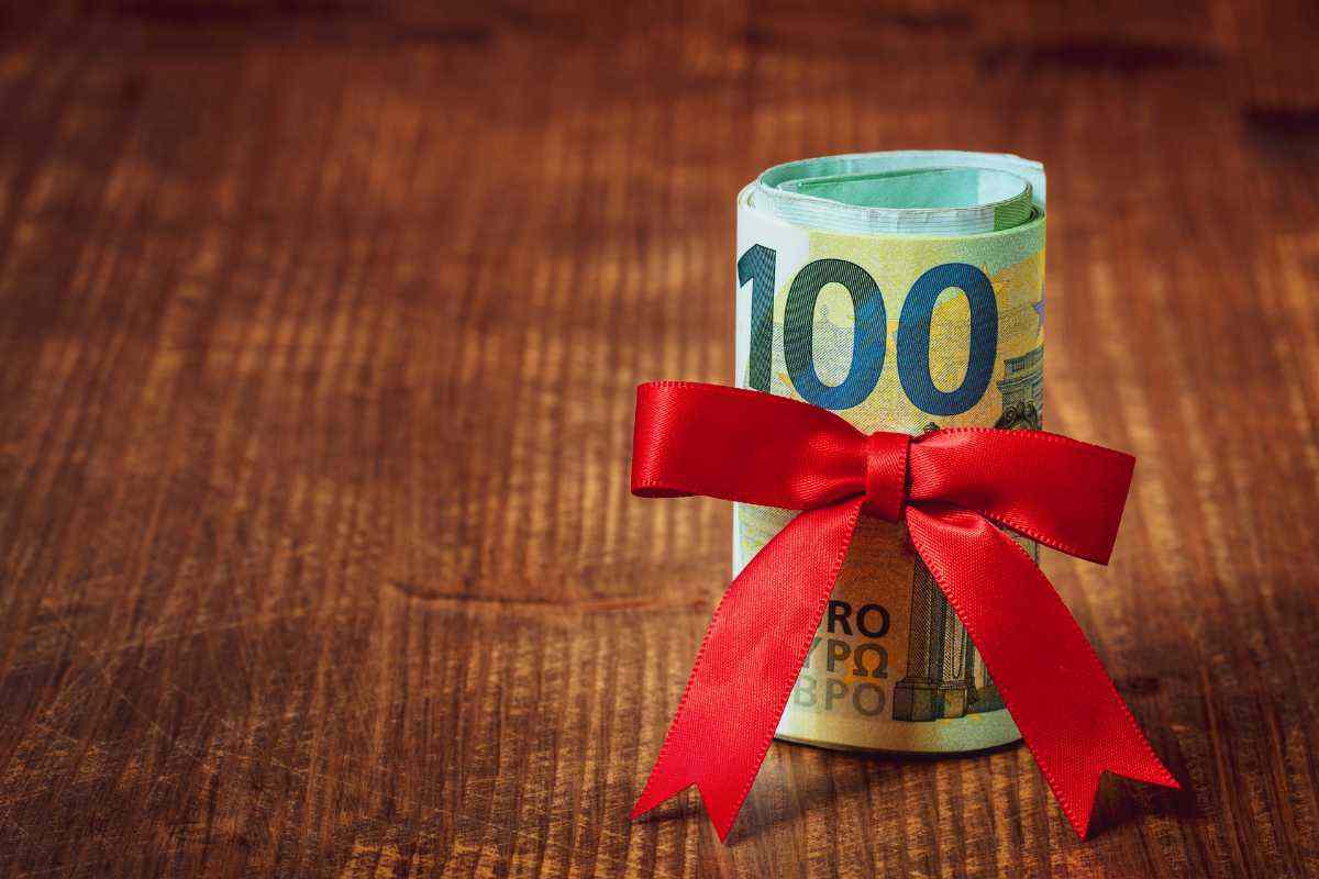 Bonus Natale da 100 a 200 euro