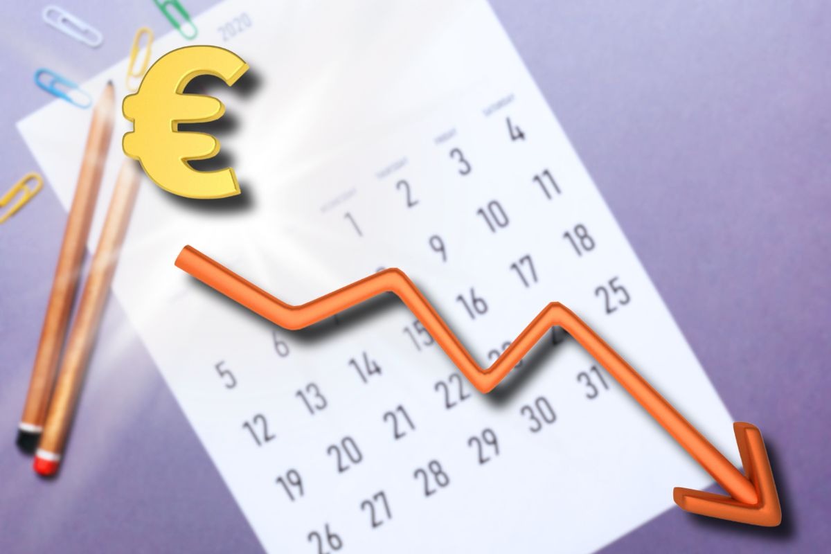 calendario e simbolo euro con freccia verso il basso