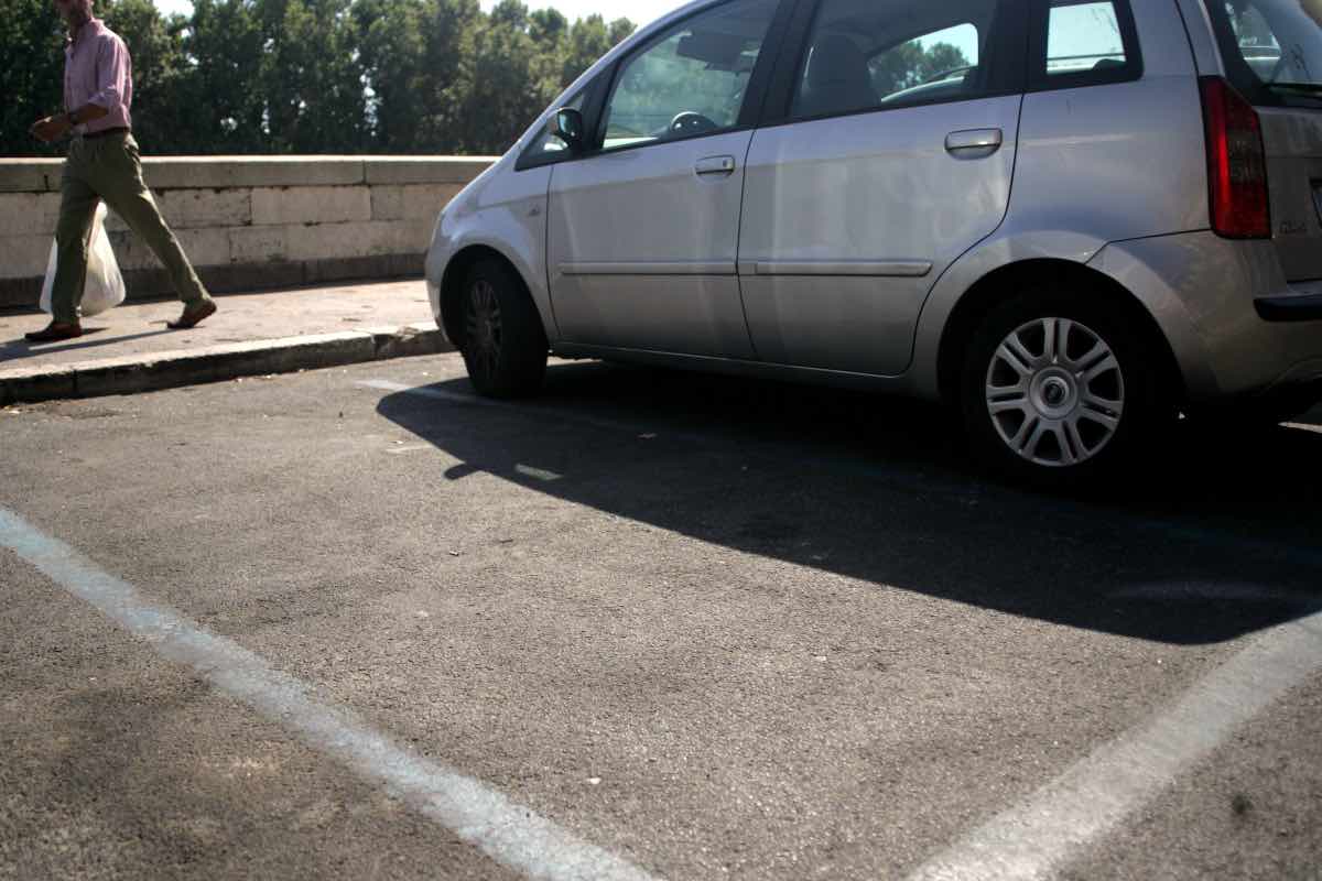 Auto parcheggiata