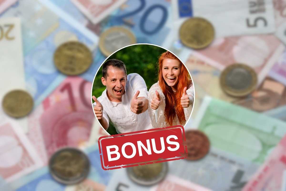 euro, due ragazzi e scritta bonus