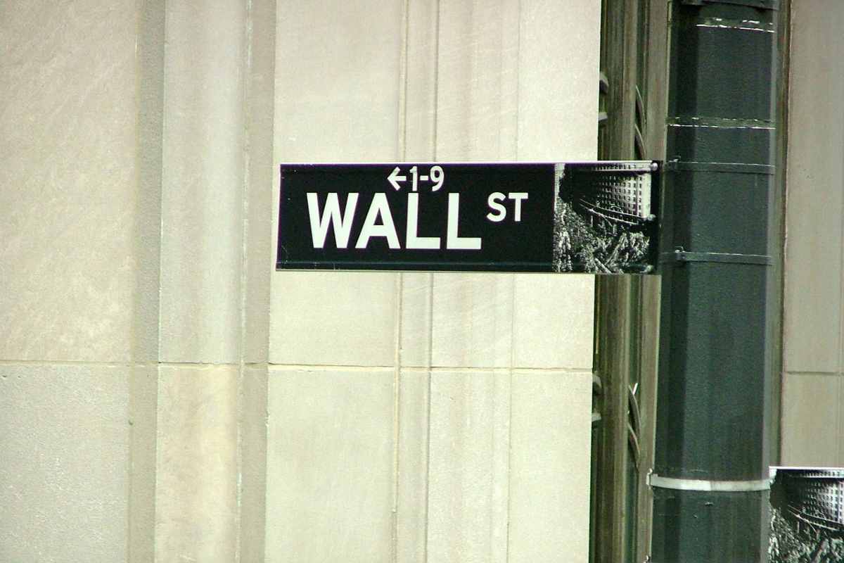 Indicazione stradale per Wall Street