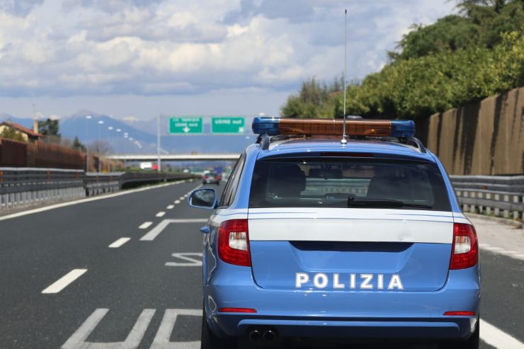 auto polizia italiana