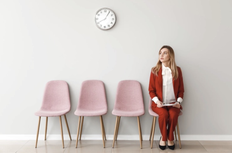 Donna in sala d'attesa