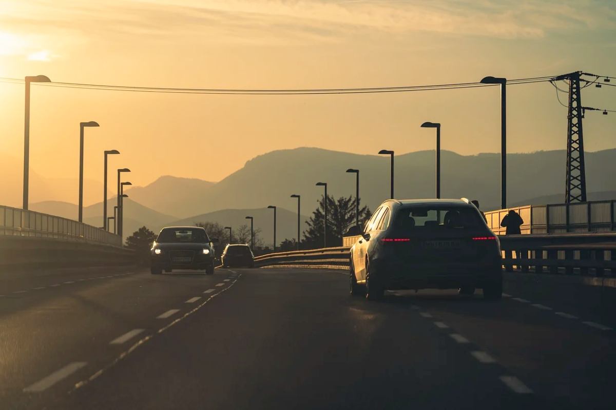 auto in strada