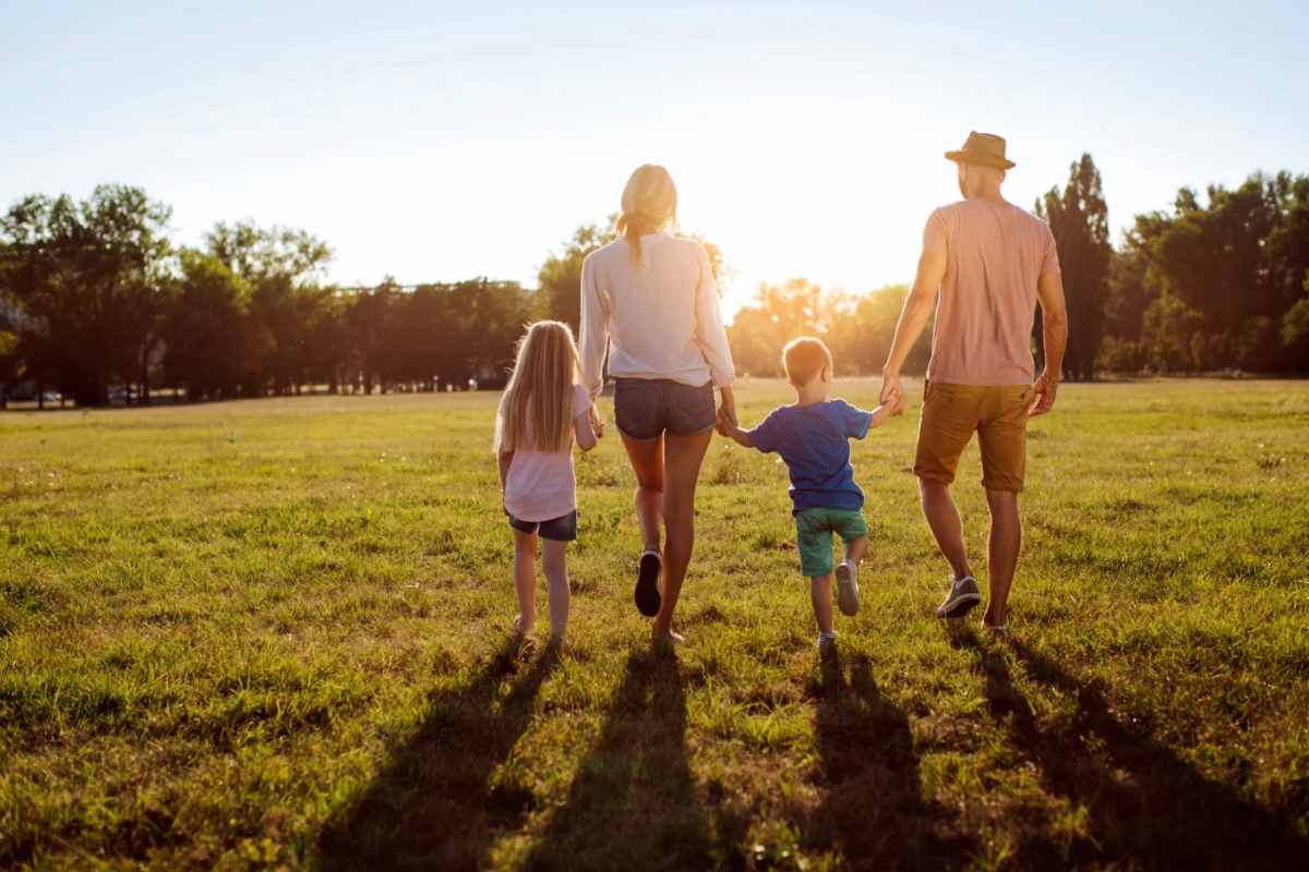 Famiglia felice, concetto assegno unico