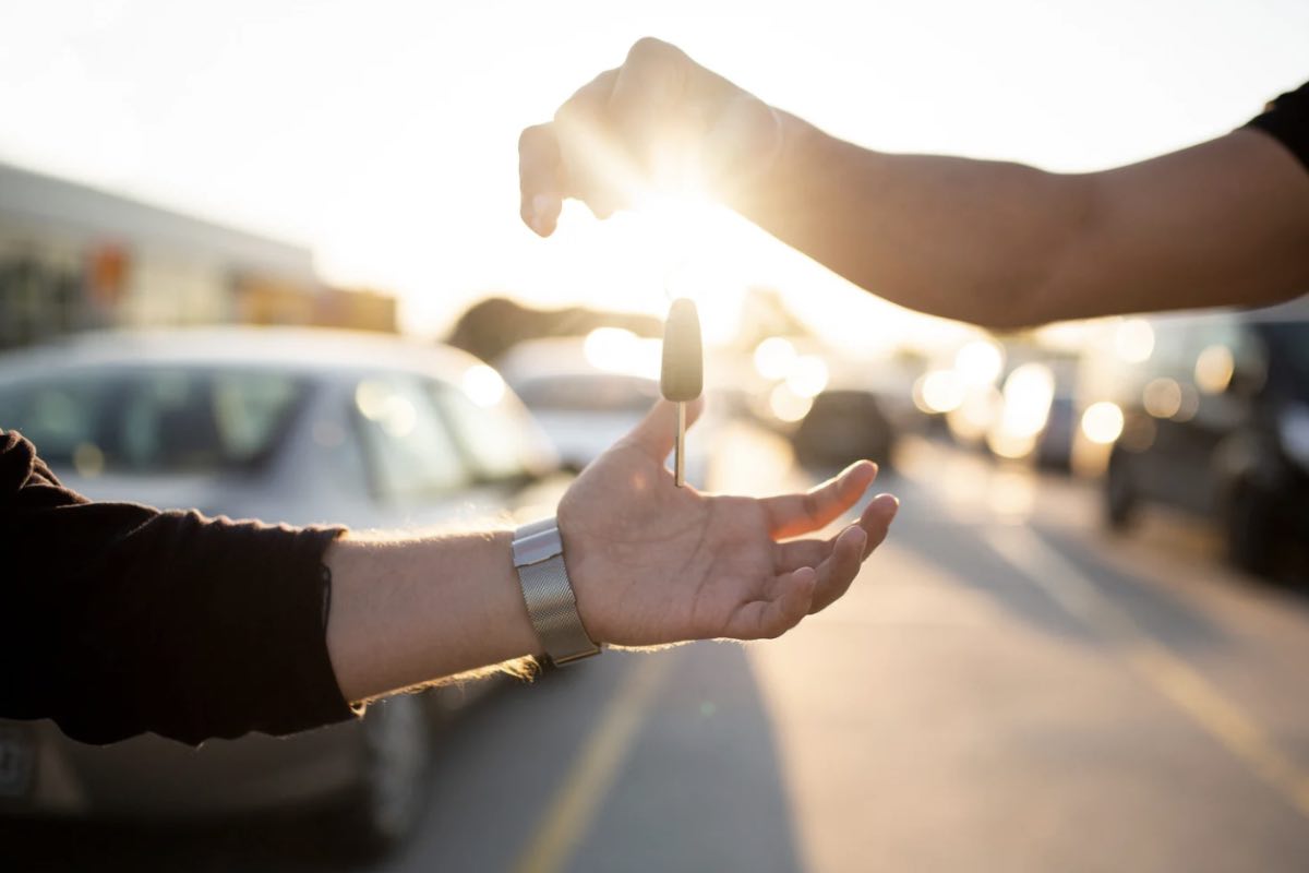 consegna delle chiavi auto 