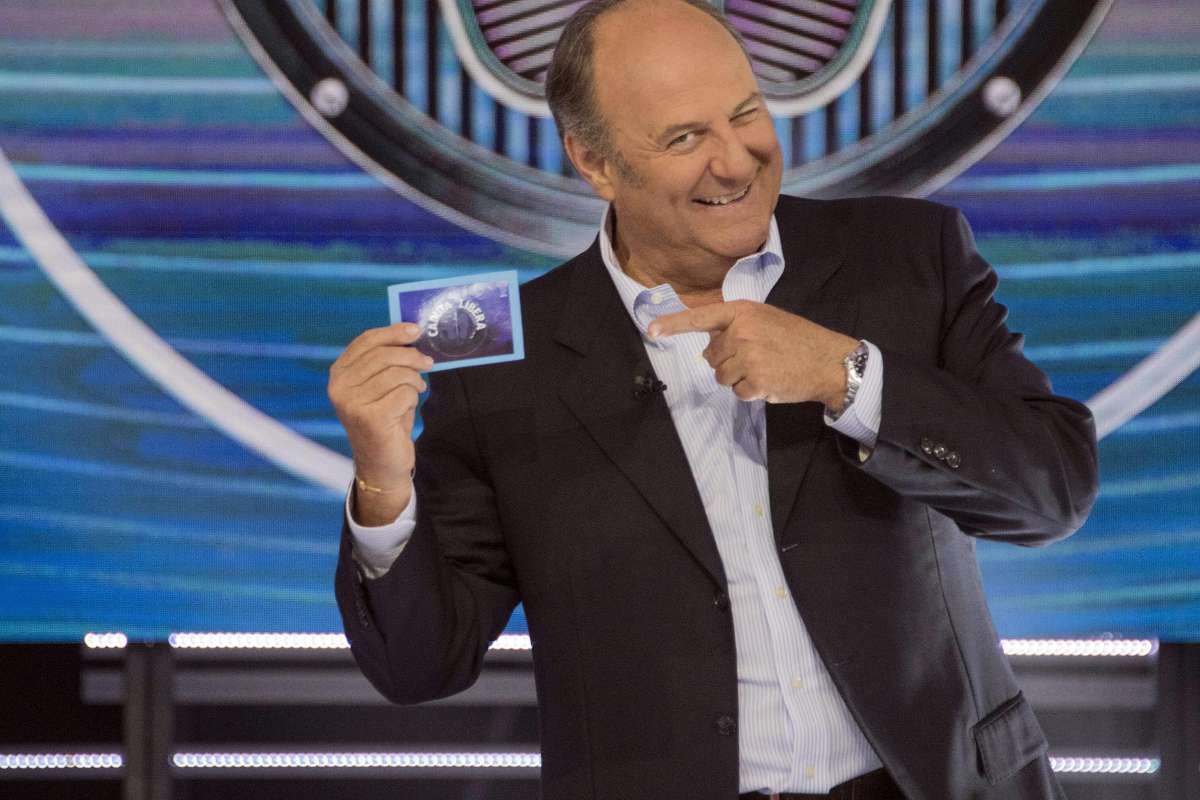 Gerry Scotti presenta Caduta libera