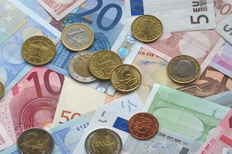 banconote e monete euro