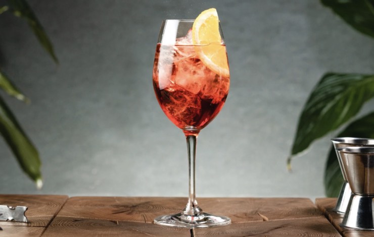 bicchiere con campari spritz 