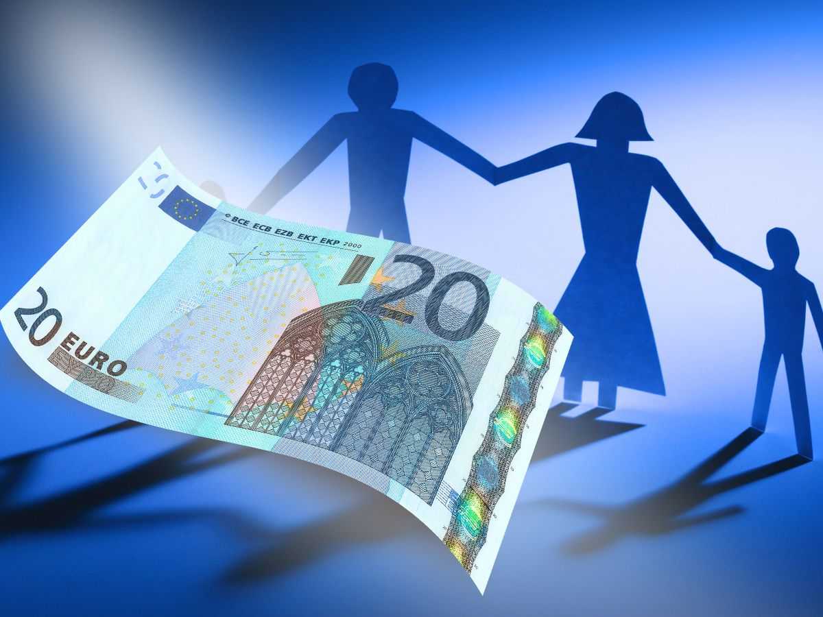 sfondo sagome famiglia e banconota 20 euro